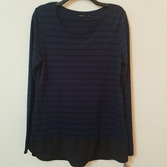 Apt 9 Top - Picture 1 of 2